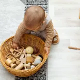 The Rise of Loose Parts as a Substitute for Plastic Toys: Pros and Cons in UK Baby Rooms