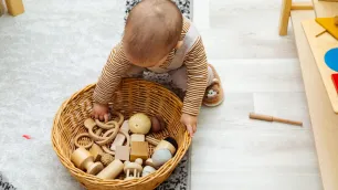 The Rise of Loose Parts as a Substitute for Plastic Toys: Pros and Cons in UK Baby Rooms